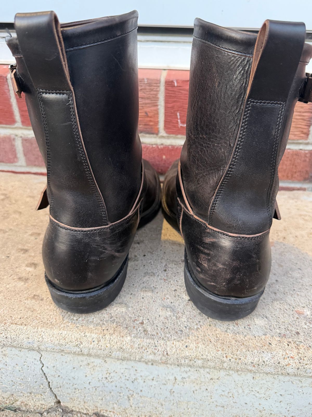 Photo by joji_k on January 4, 2026 of the Viberg Engineer in Maryam Black Horsebutt.