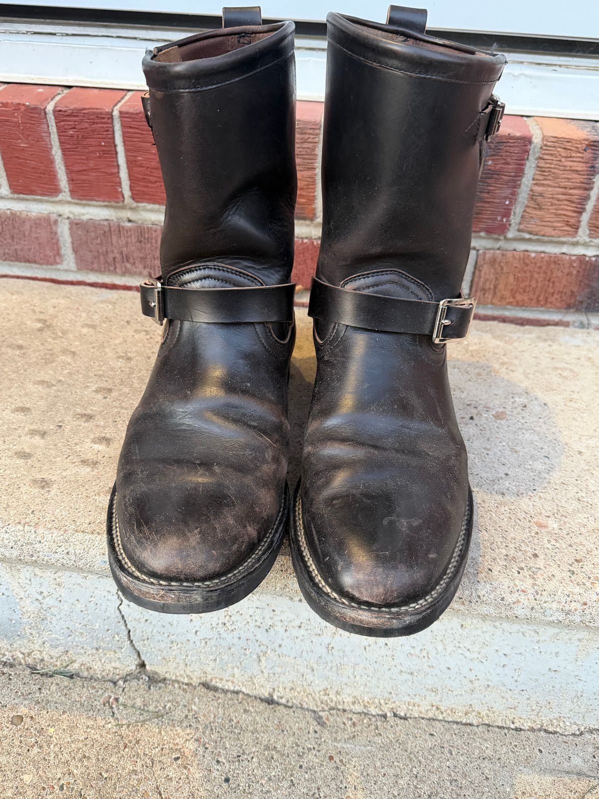 Photo by joji_k on January 4, 2026 of the Viberg Engineer in Maryam Black Horsebutt.