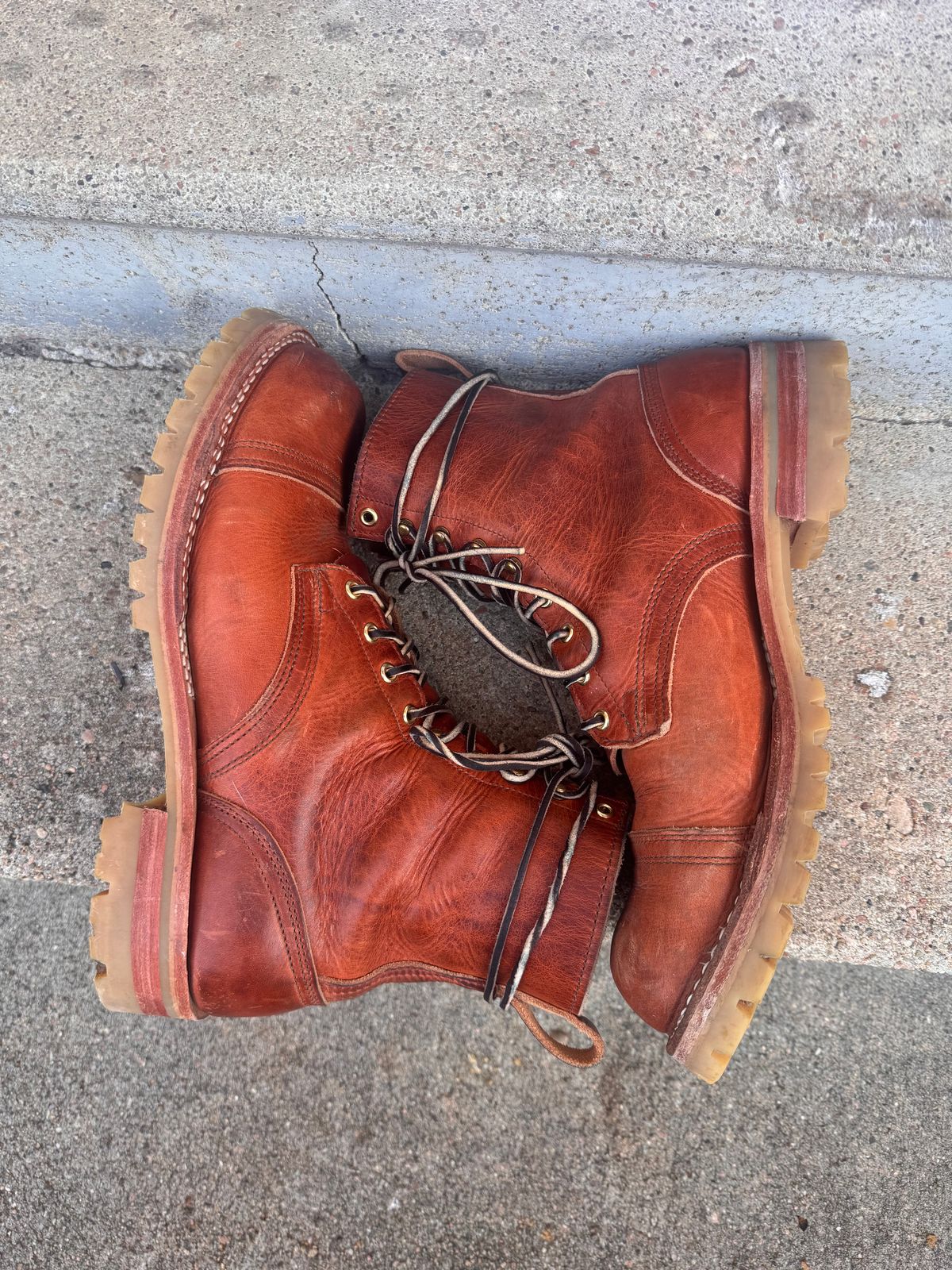 Photo by joji_k on November 4, 2025 of the Nicks DomePro in Horween English Tan Dublin.