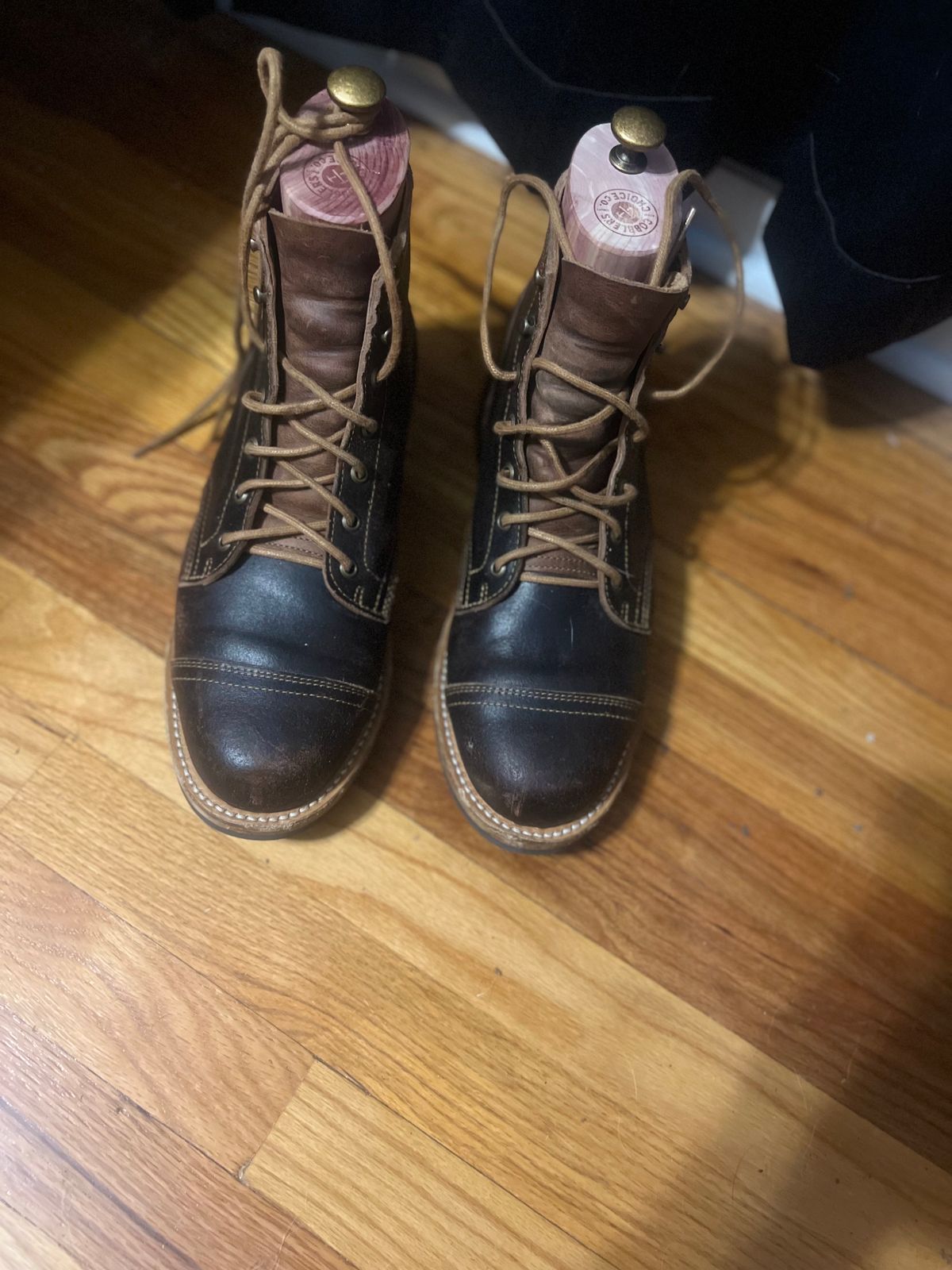 Photo by joji_k on January 5, 2024 of the Truman Service Boot in Horween Java Waxed Flesh.