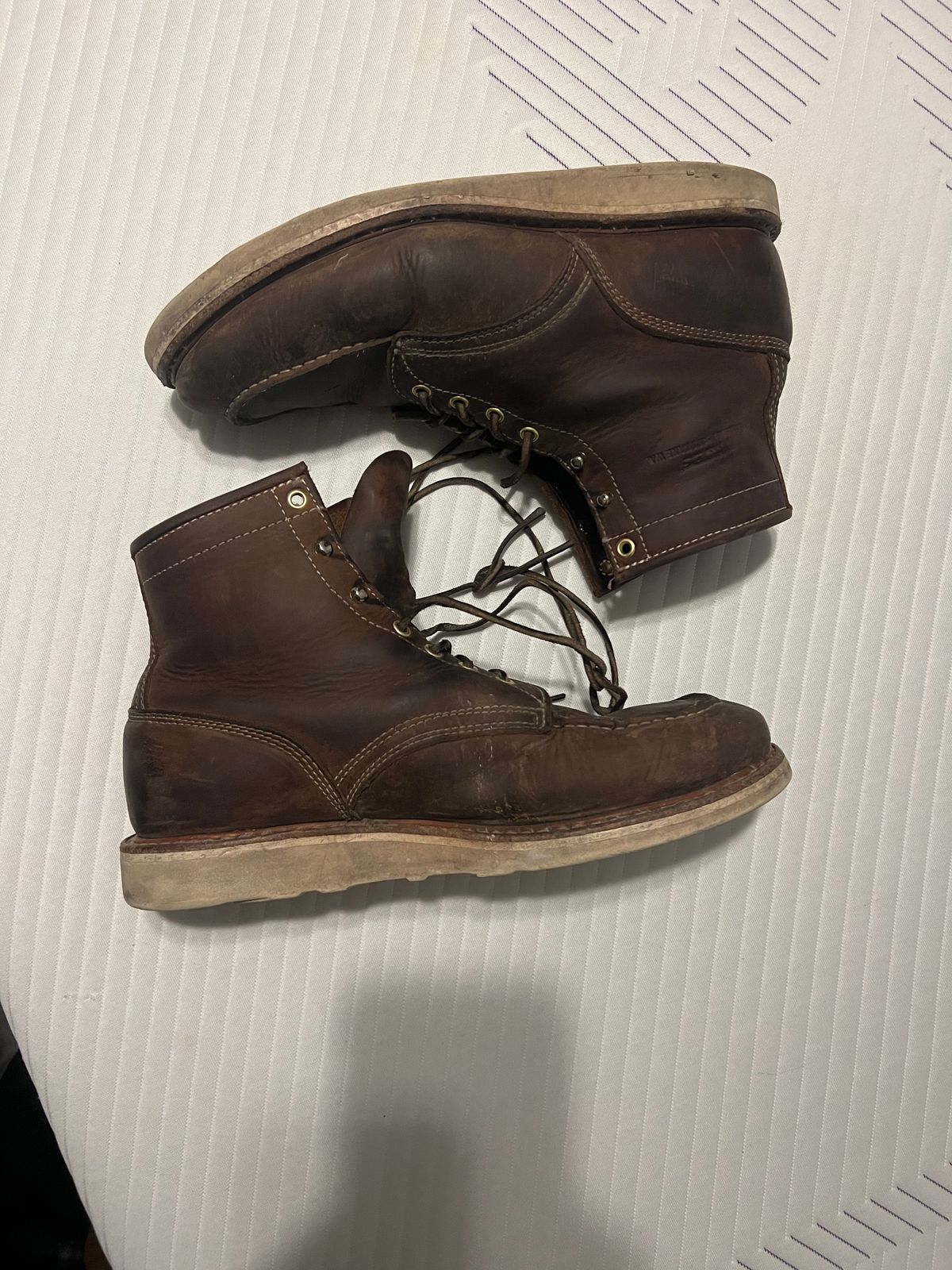 Photo by joji_k on March 5, 2023 of the White's Perry in Unknown Leather.
