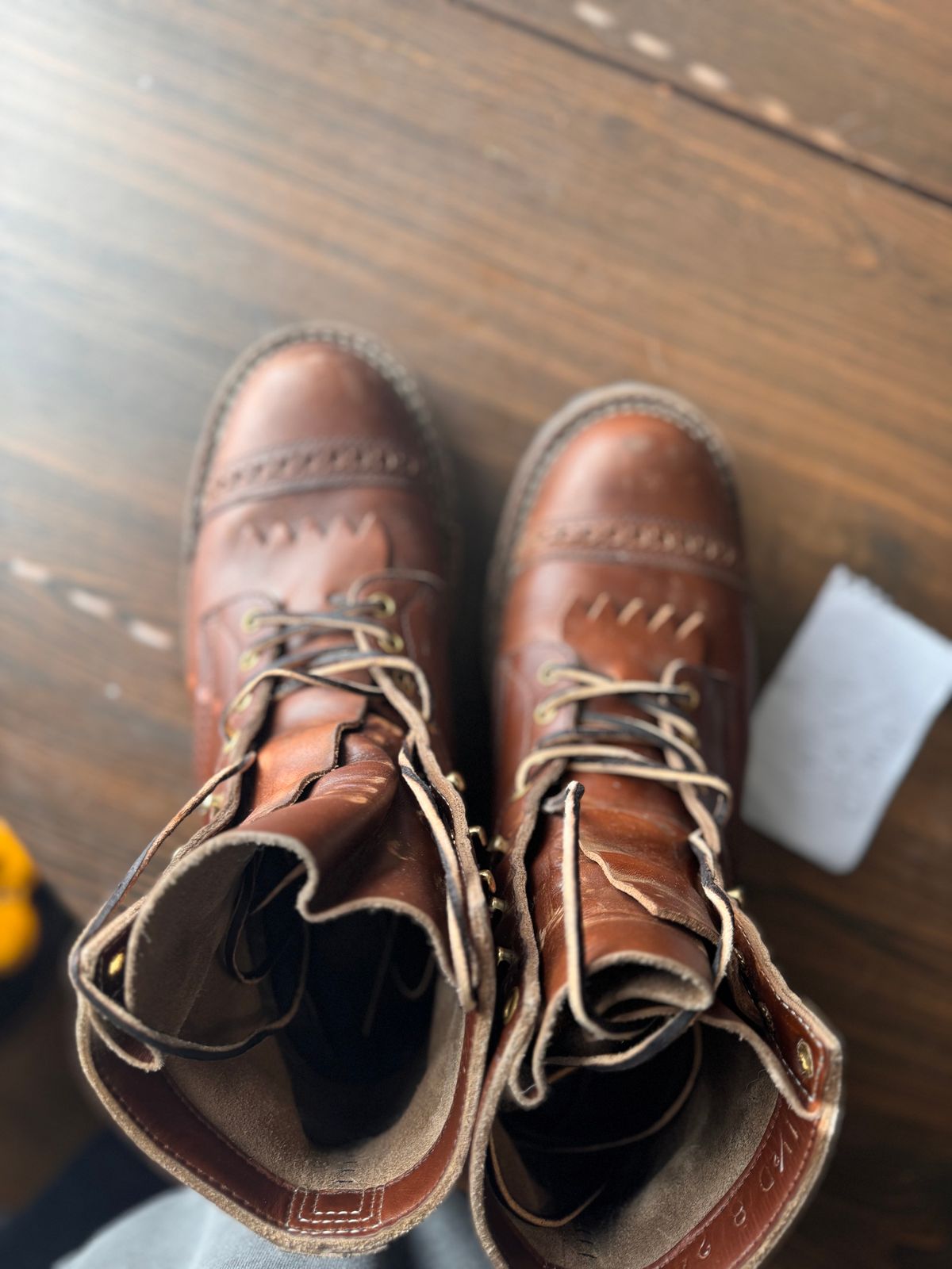 Photo by joji_k on November 3, 2024 of the White's Bounty Hunter in British Tan.