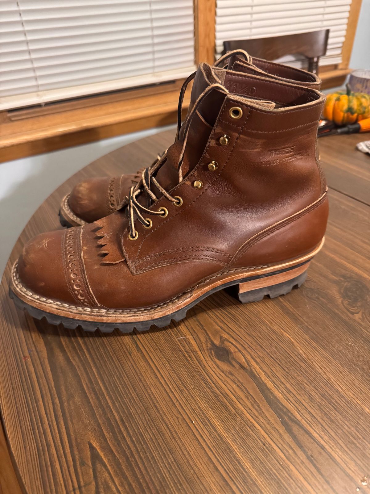 Photo by joji_k on December 3, 2024 of the White's Bounty Hunter in British Tan.