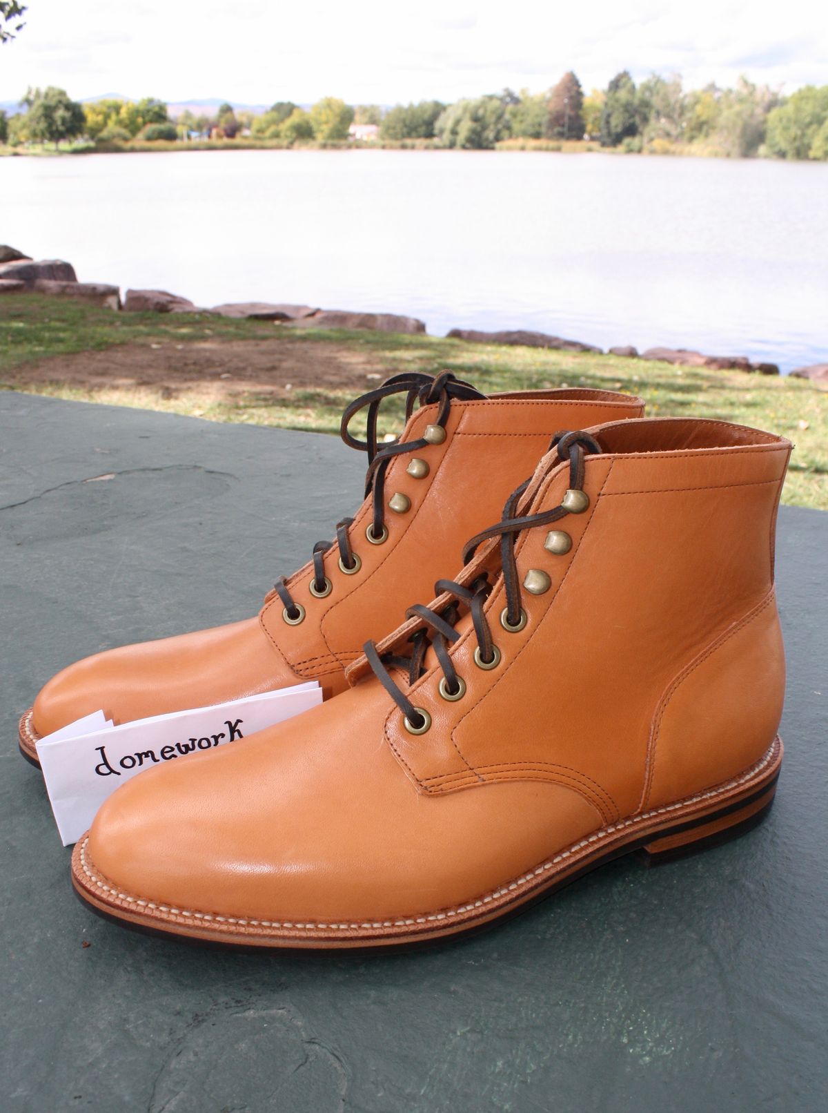 Photo by Bacharini on October 2, 2022 of the Grant Stone Diesel Boot in Horween English Tan Essex.