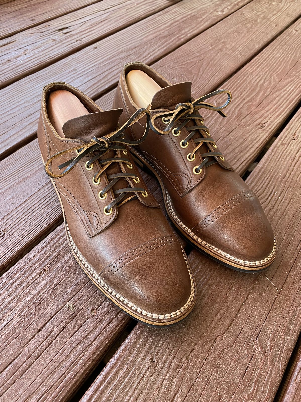 Photo by 3135movt on October 2, 2022 of the Viberg 145 Oxford in Horween Crust Chromexcel.