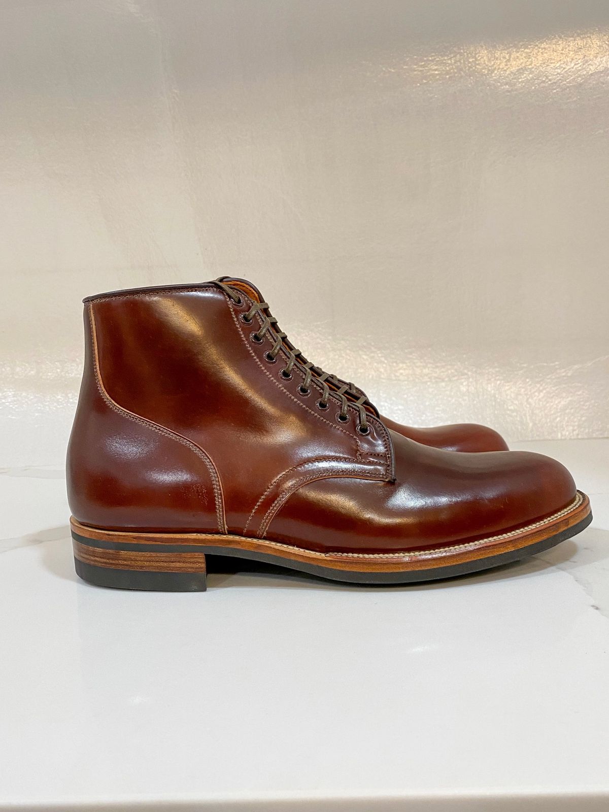 Photo by 3135movt on October 1, 2022 of the Viberg Service Boot in Horween Color 4 Shell Cordovan.