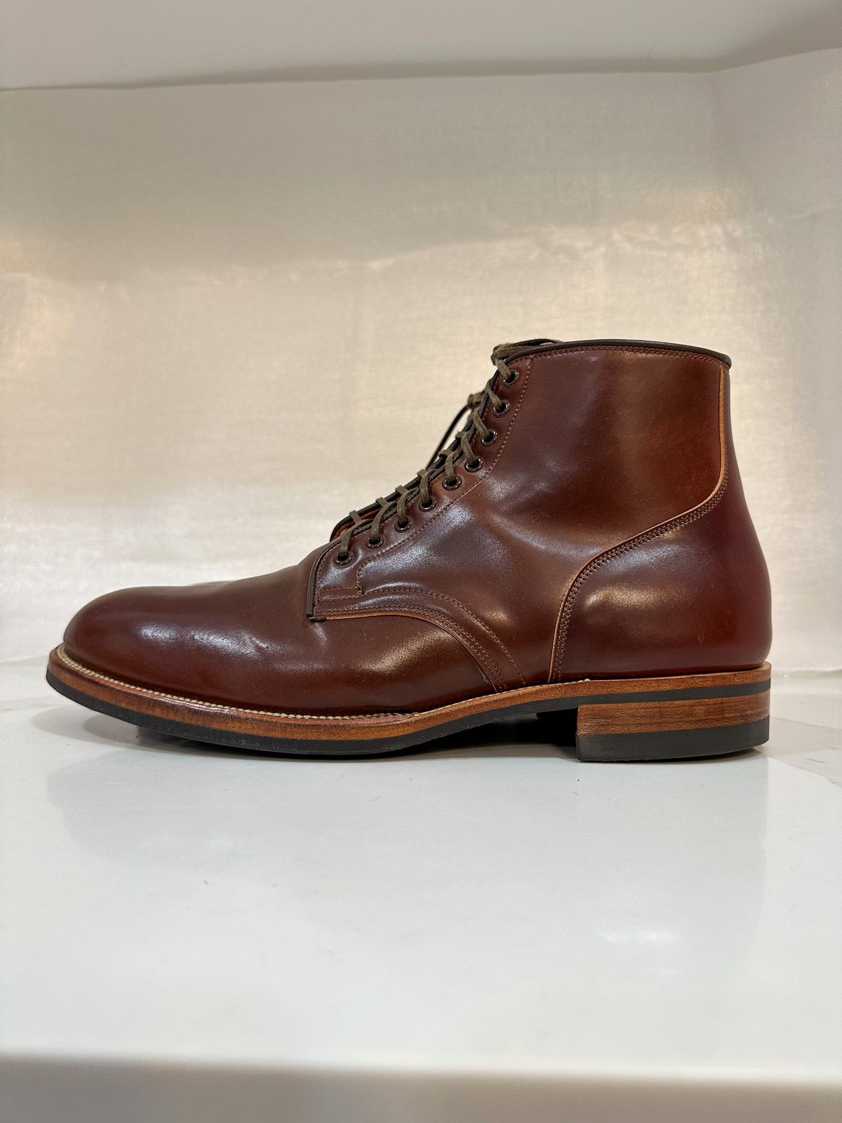 Photo by 3135movt on November 6, 2022 of the Viberg Service Boot in Horween Color 4 Shell Cordovan.
