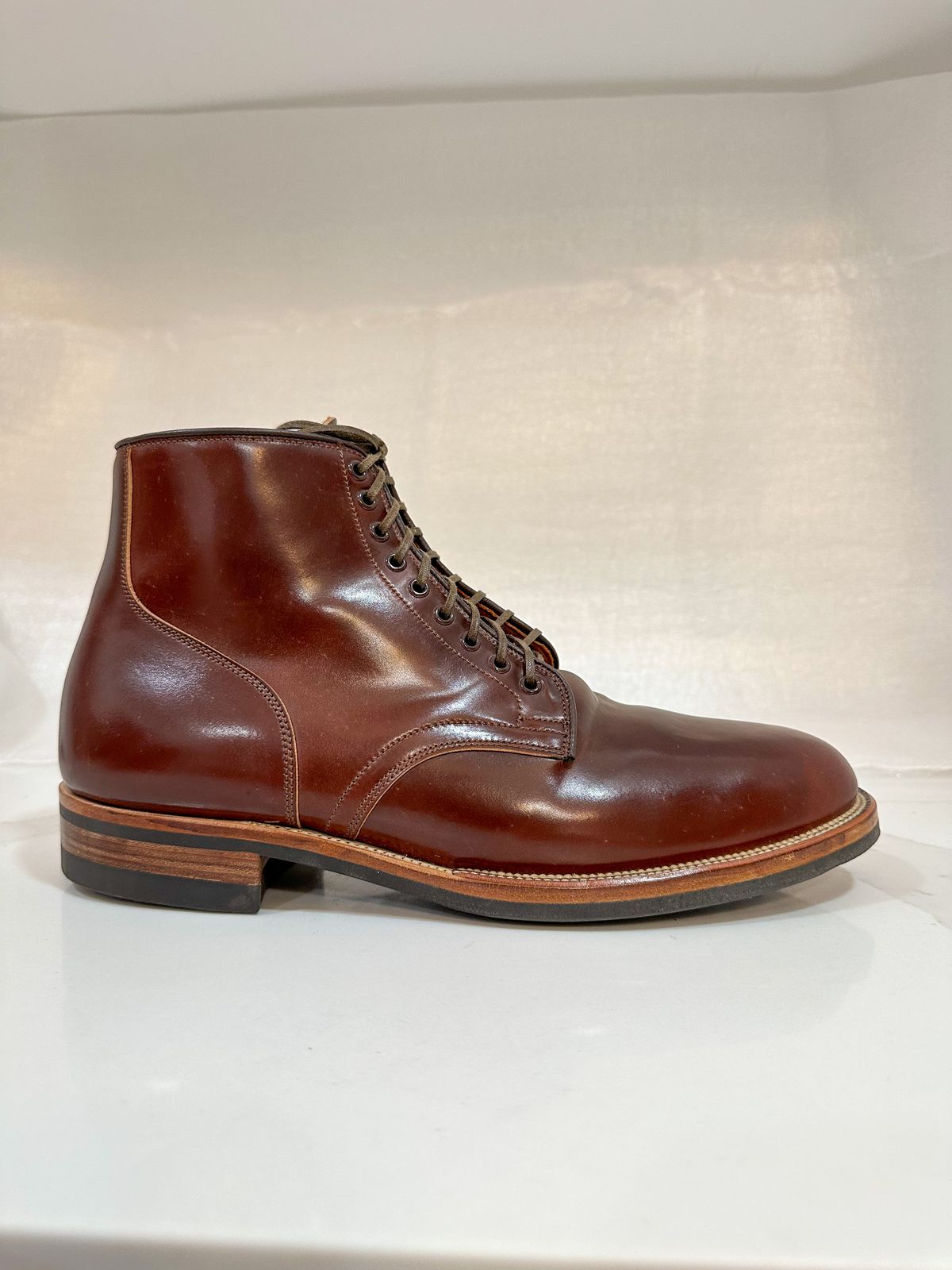 Photo by 3135movt on November 6, 2022 of the Viberg Service Boot in Horween Color 4 Shell Cordovan.