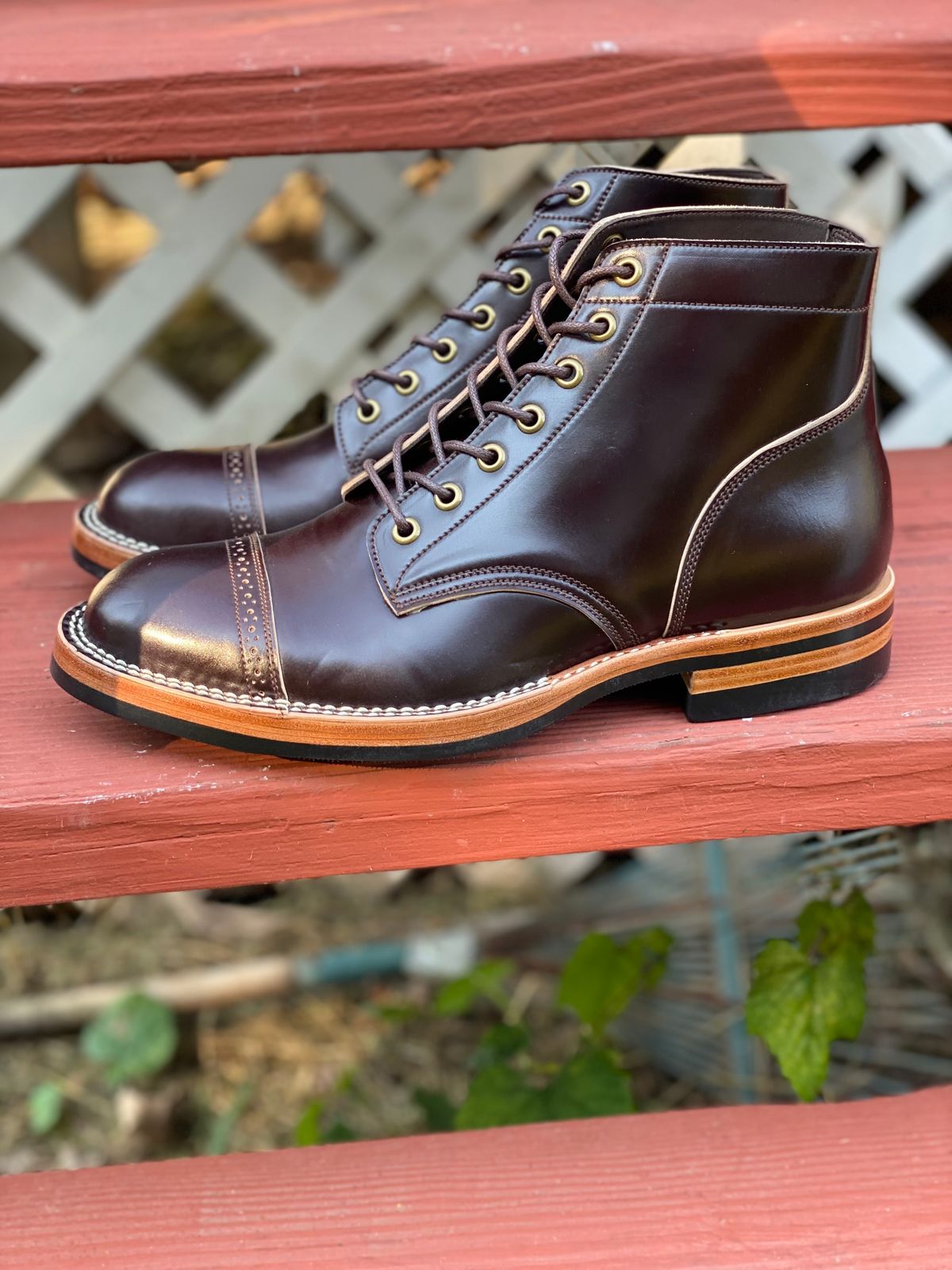 Photo by 3135movt on July 24, 2022 of the Onderhoud SVC03 Service Boot in Leder Ogawa Chocolate Shell Cordovan.