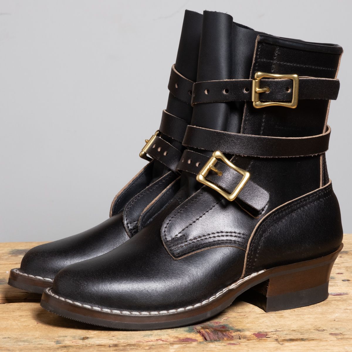 Photo by camwerten on October 2, 2023 of the Nicks Heritage TankerPro in Horween Black Waxed Flesh.