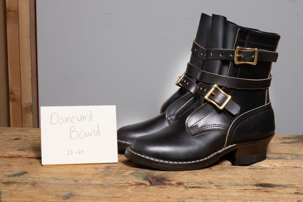 Photo by camwerten on October 2, 2023 of the Nicks Heritage TankerPro in Horween Black Waxed Flesh.