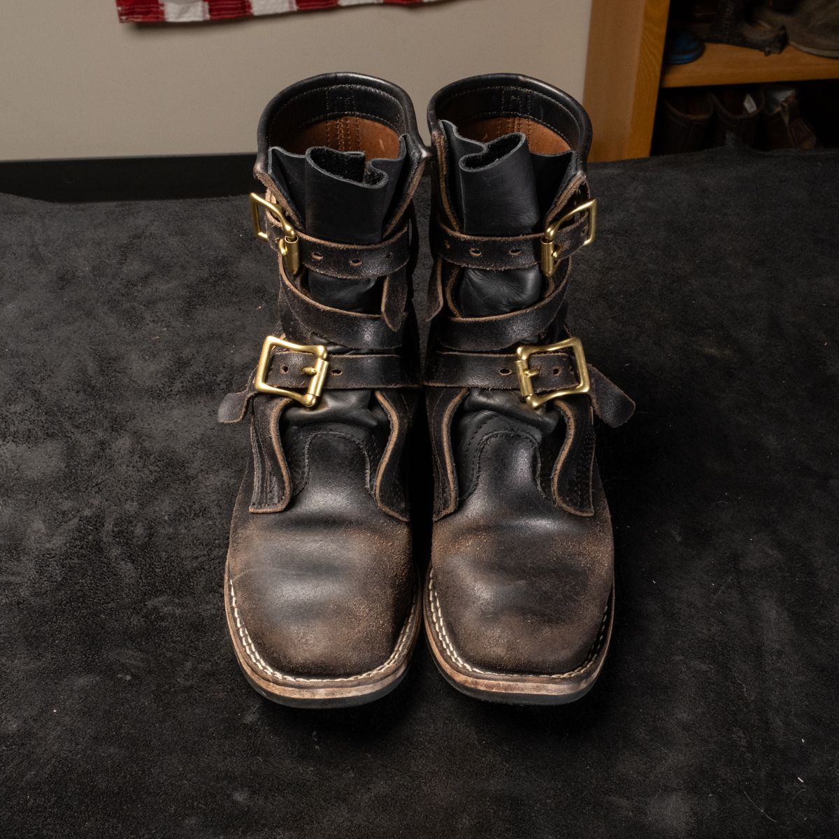 Photo by camwerten on February 5, 2024 of the Nicks Heritage TankerPro in Horween Black Waxed Flesh.