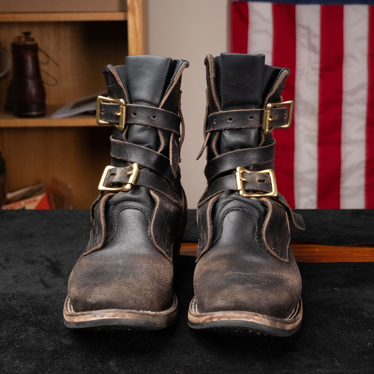 Photo by camwerten on March 5, 2024 of the Nicks Heritage TankerPro in Horween Black Waxed Flesh.