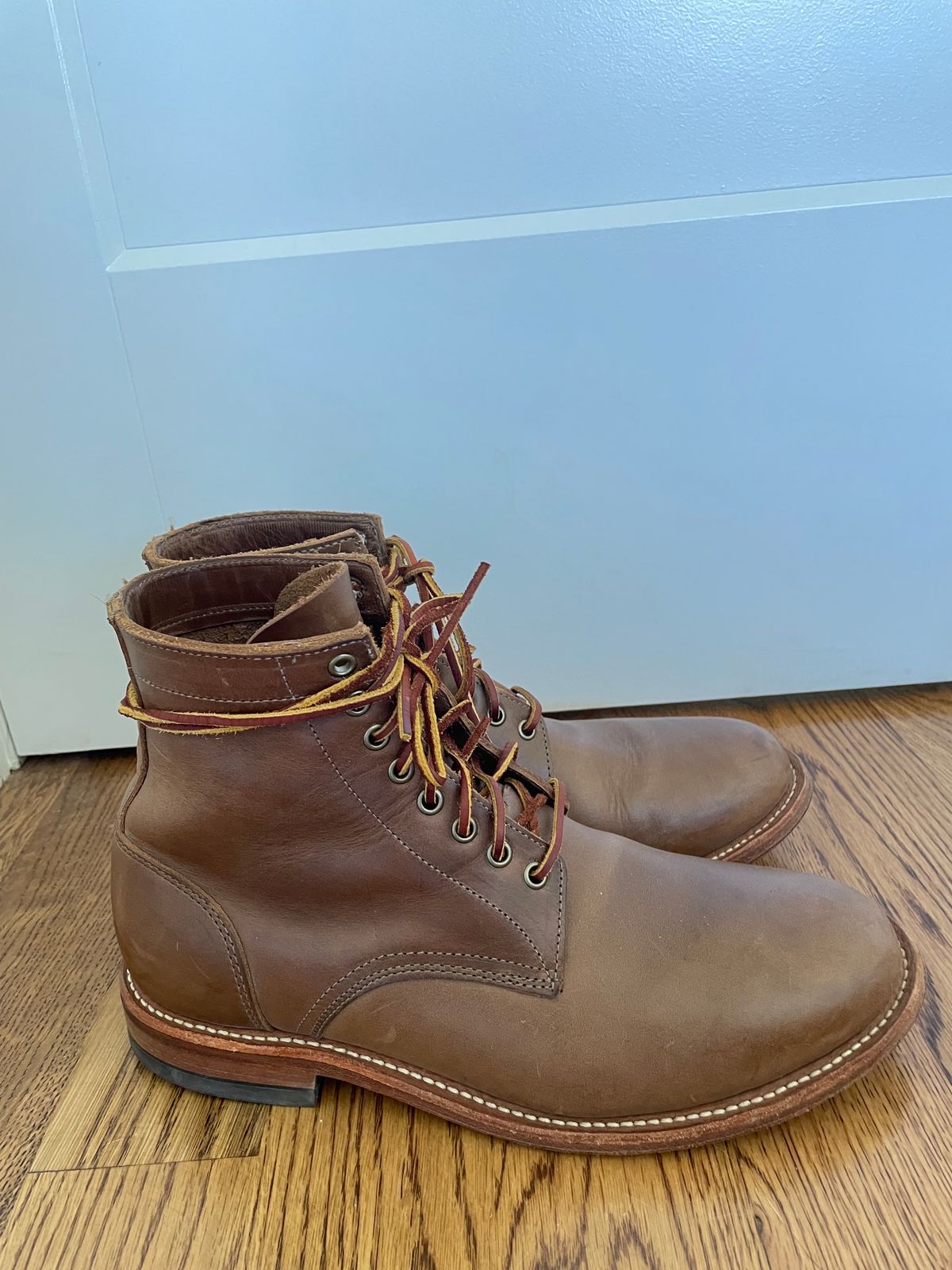 Photo by lbressoud737 on July 9, 2022 of the Oak Street Bootmakers Trench Boot in Horween Natural Chromexcel.