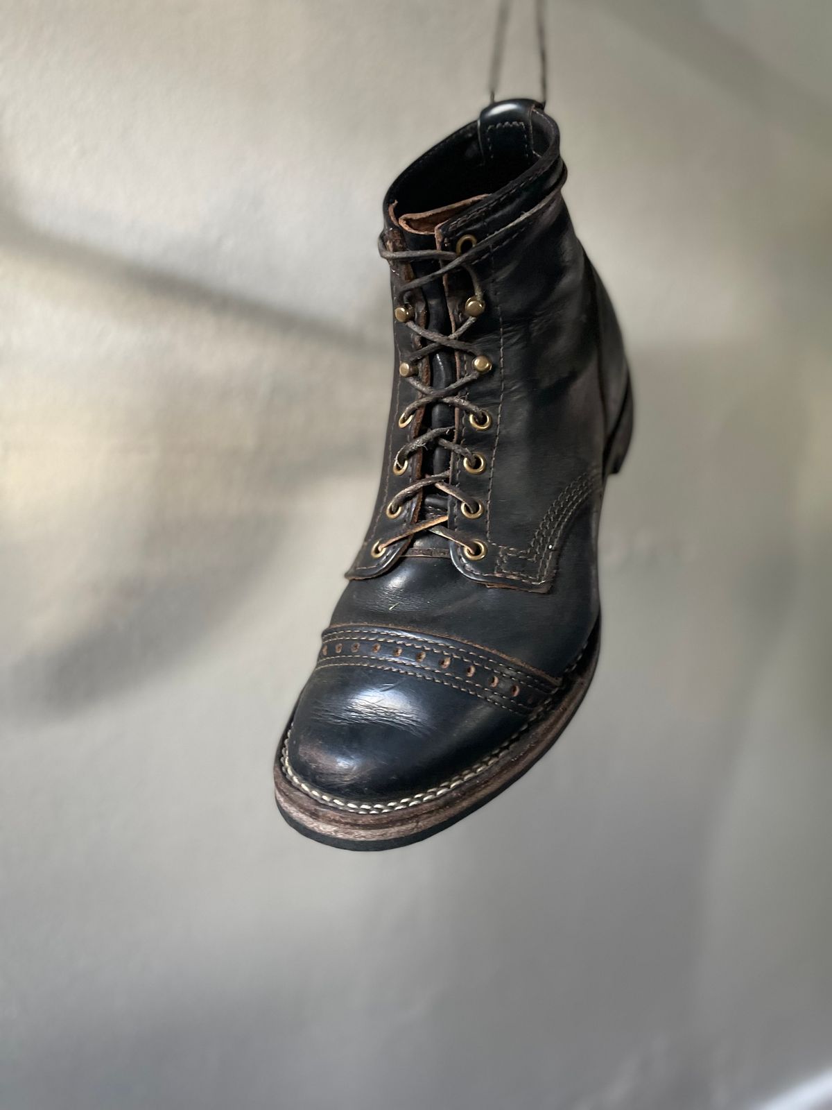 Photo by lbressoud737 on May 18, 2024 of the Wesco x S&S Axe Breaker in Horween Black Chromexcel.