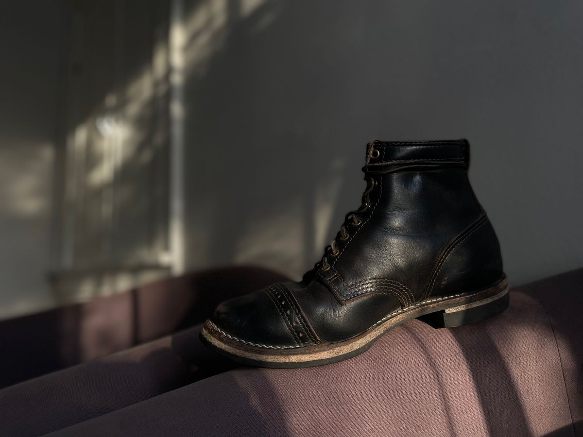 Photo by lbressoud737 on May 18, 2024 of the Wesco x S&S Axe Breaker in Horween Black Chromexcel.