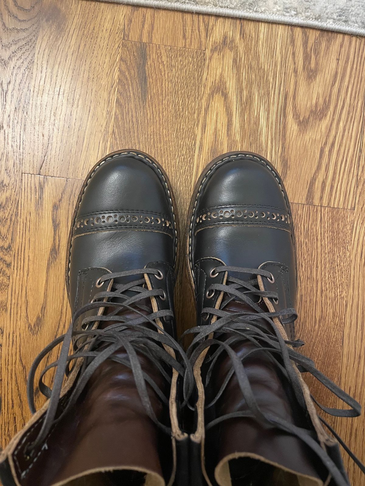 Photo by lbressoud737 on December 6, 2023 of the White's Bounty Hunter in Horween Black Chromexcel.