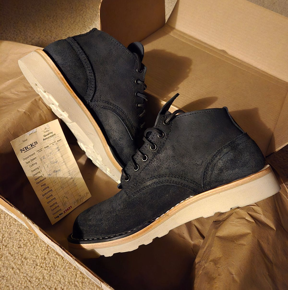 Photo by vestedmember on October 1, 2024 of the Nicks MH64 in Seidel MaxSupport Black Roughout.