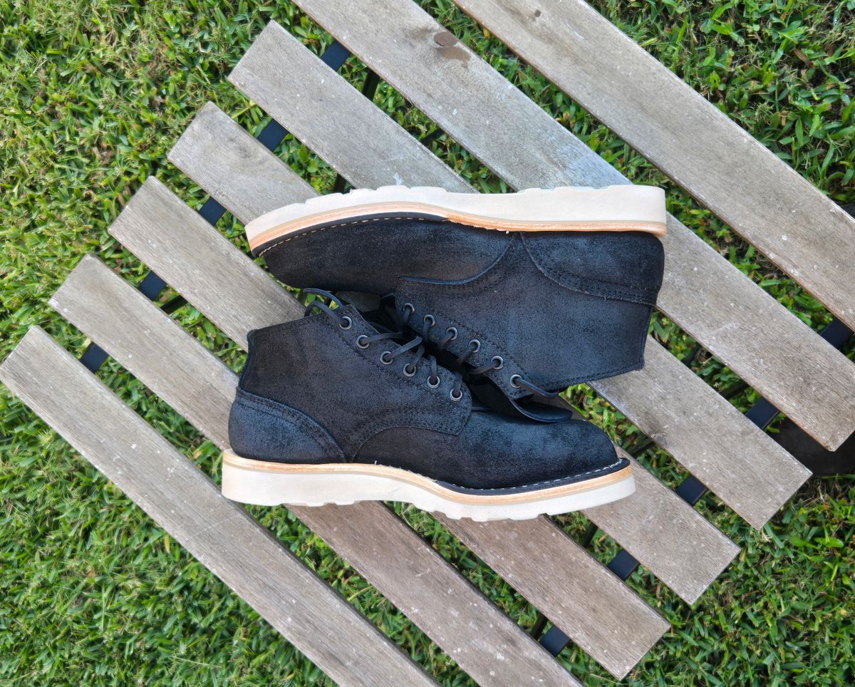 Photo by vestedmember on October 1, 2024 of the Nicks MH64 in Seidel MaxSupport Black Roughout.