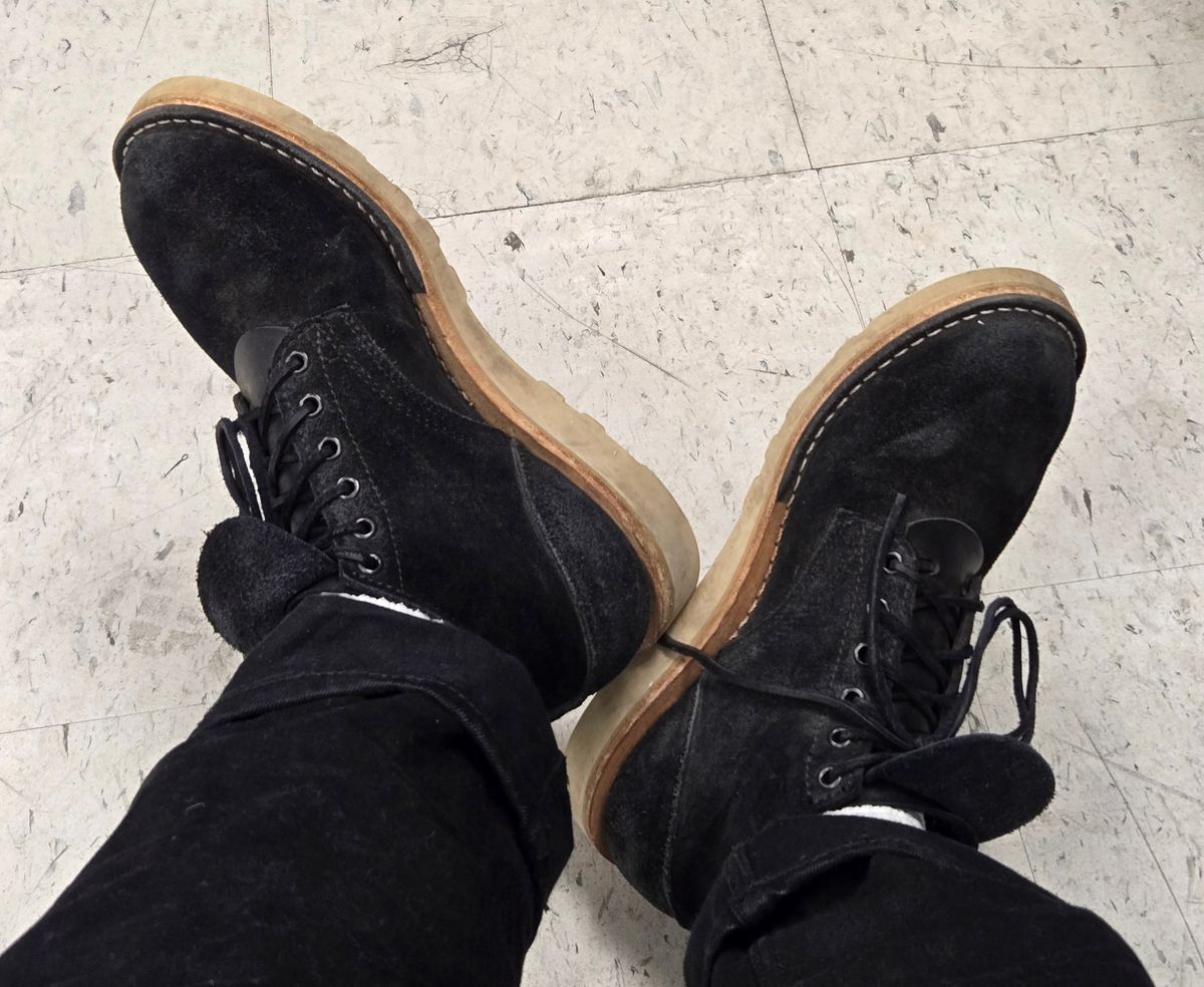 Photo by vestedmember on November 14, 2024 of the Nicks MH64 in Seidel MaxSupport Black Roughout.