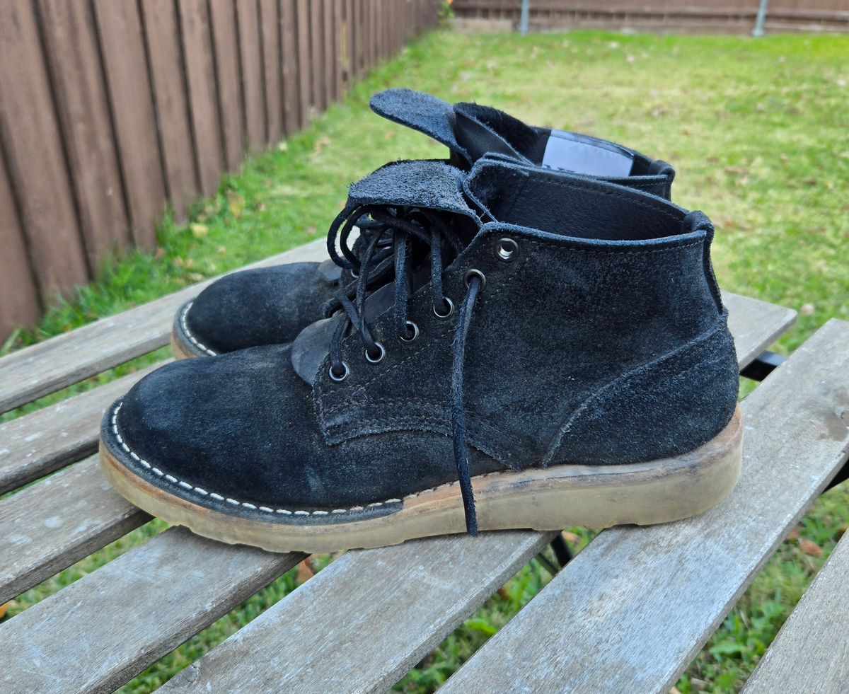 Photo by vestedmember on December 3, 2024 of the Nicks MH64 in Seidel MaxSupport Black Roughout.