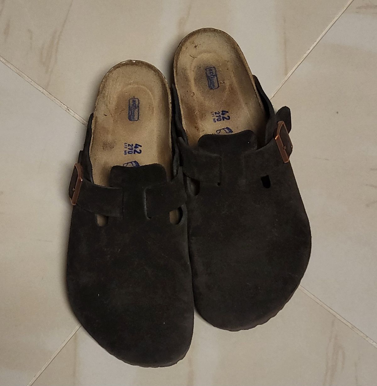 Photo by vestedmember on November 6, 2023 of the Birkenstock Boston in Mocha Suede.
