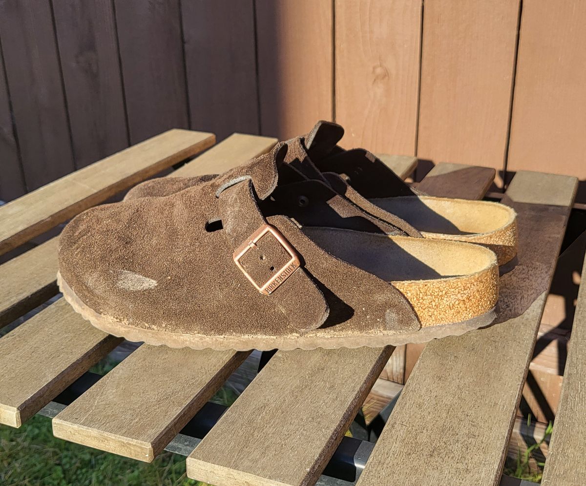 Photo by vestedmember on December 5, 2023 of the Birkenstock Boston in Mocha Suede.