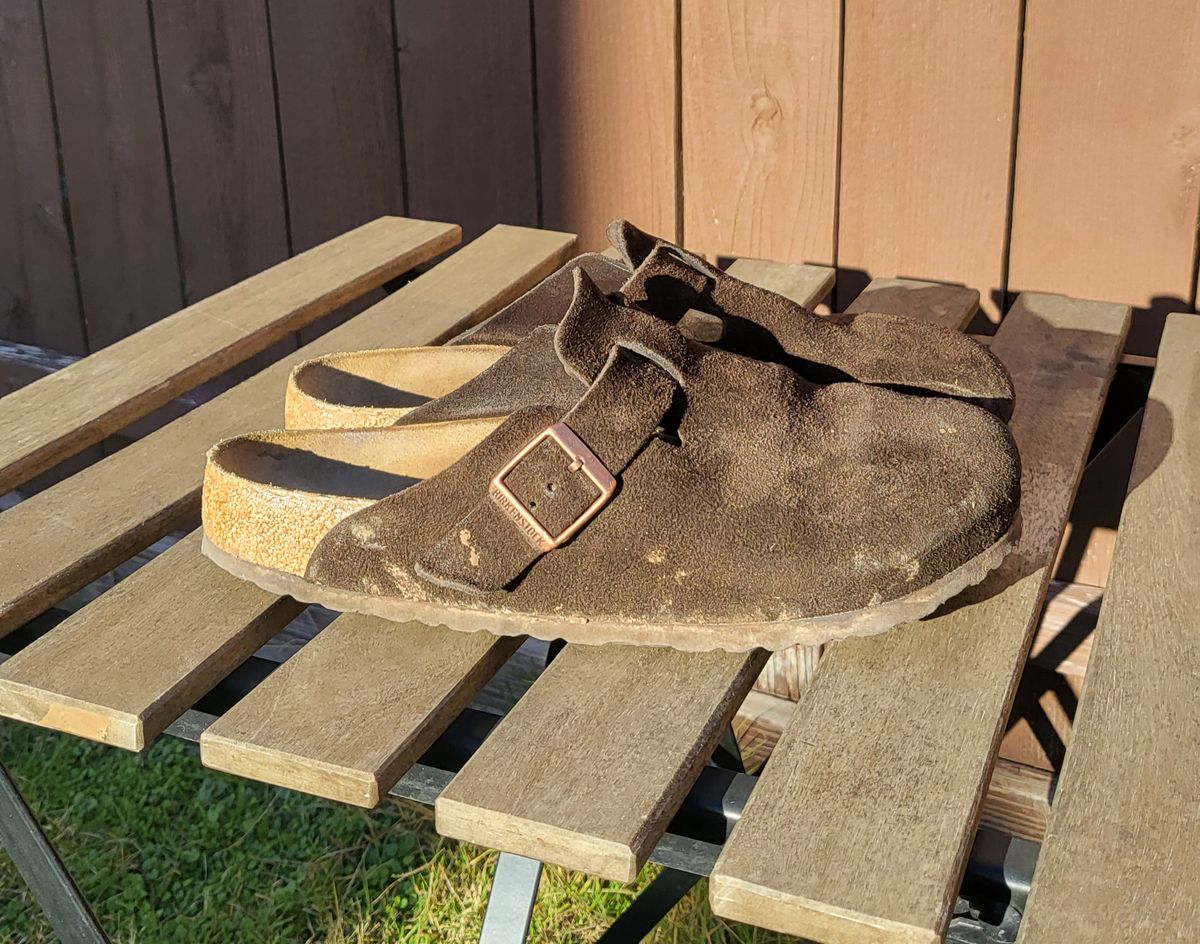 Photo by vestedmember on December 5, 2023 of the Birkenstock Boston in Mocha Suede.