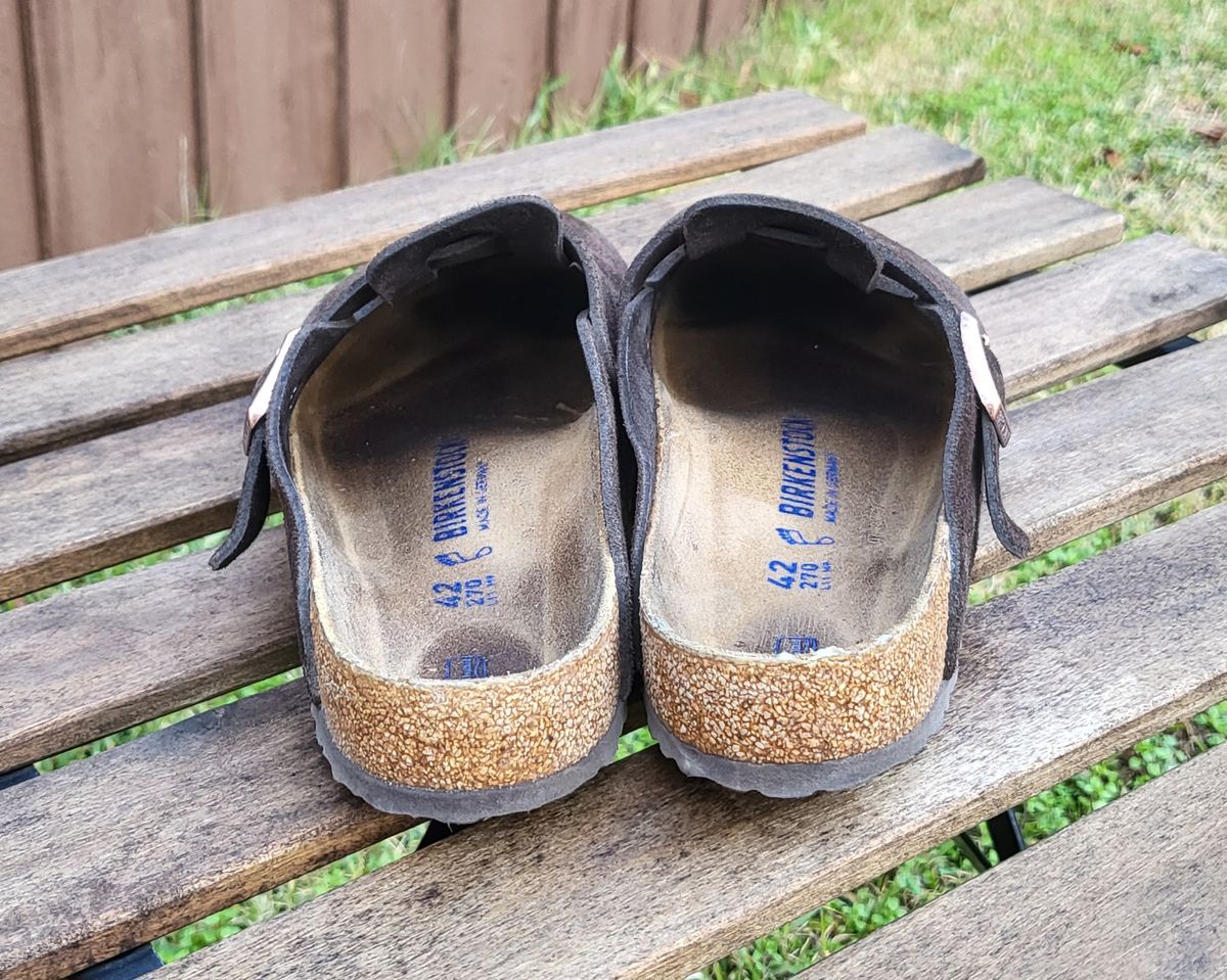 Photo by vestedmember on January 5, 2024 of the Birkenstock Boston in Mocha Suede.