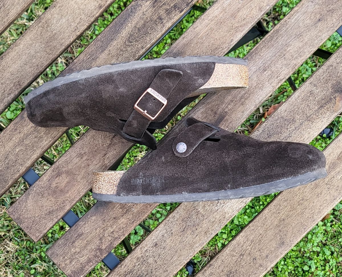 Photo by vestedmember on January 5, 2024 of the Birkenstock Boston in Mocha Suede.