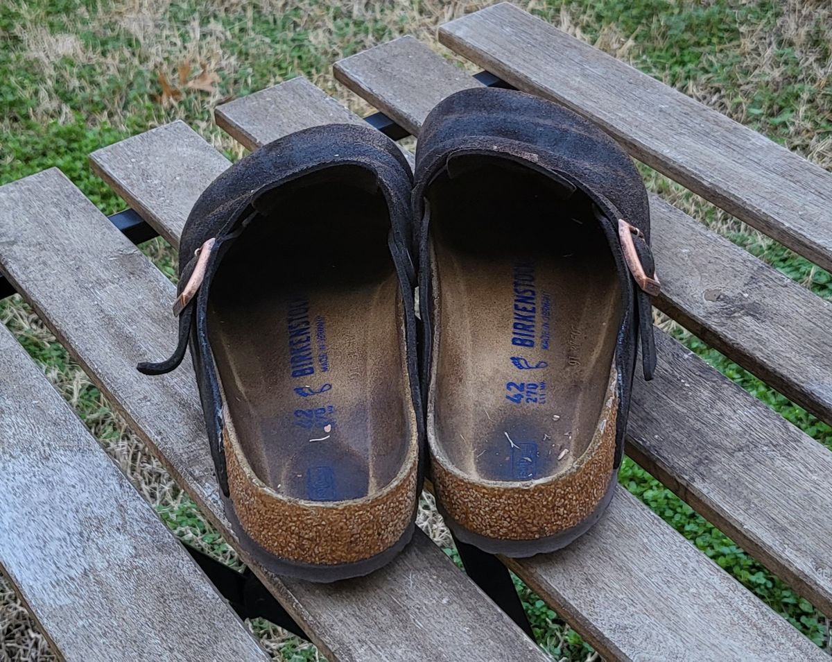Photo by vestedmember on February 5, 2024 of the Birkenstock Boston in Mocha Suede.