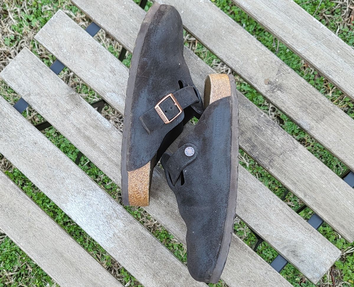 Photo by vestedmember on February 5, 2024 of the Birkenstock Boston in Mocha Suede.