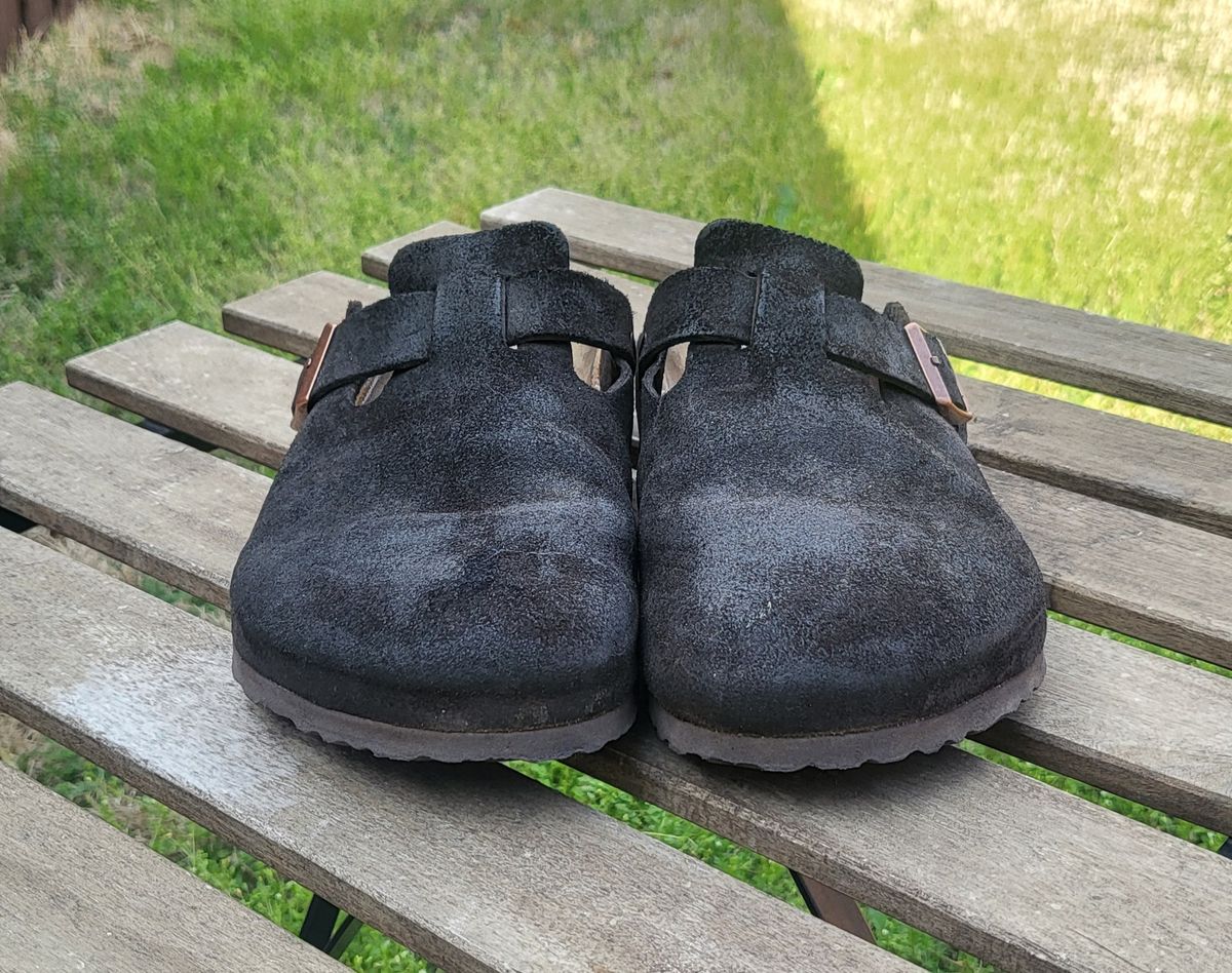 Photo by vestedmember on March 4, 2024 of the Birkenstock Boston in Mocha Suede.