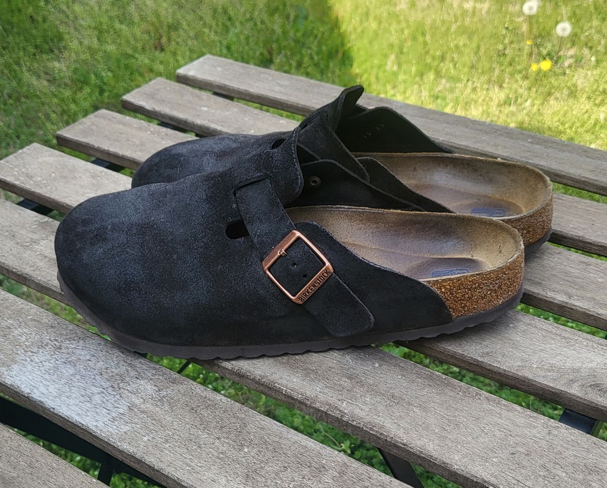 Photo by vestedmember on March 4, 2024 of the Birkenstock Boston in Mocha Suede.