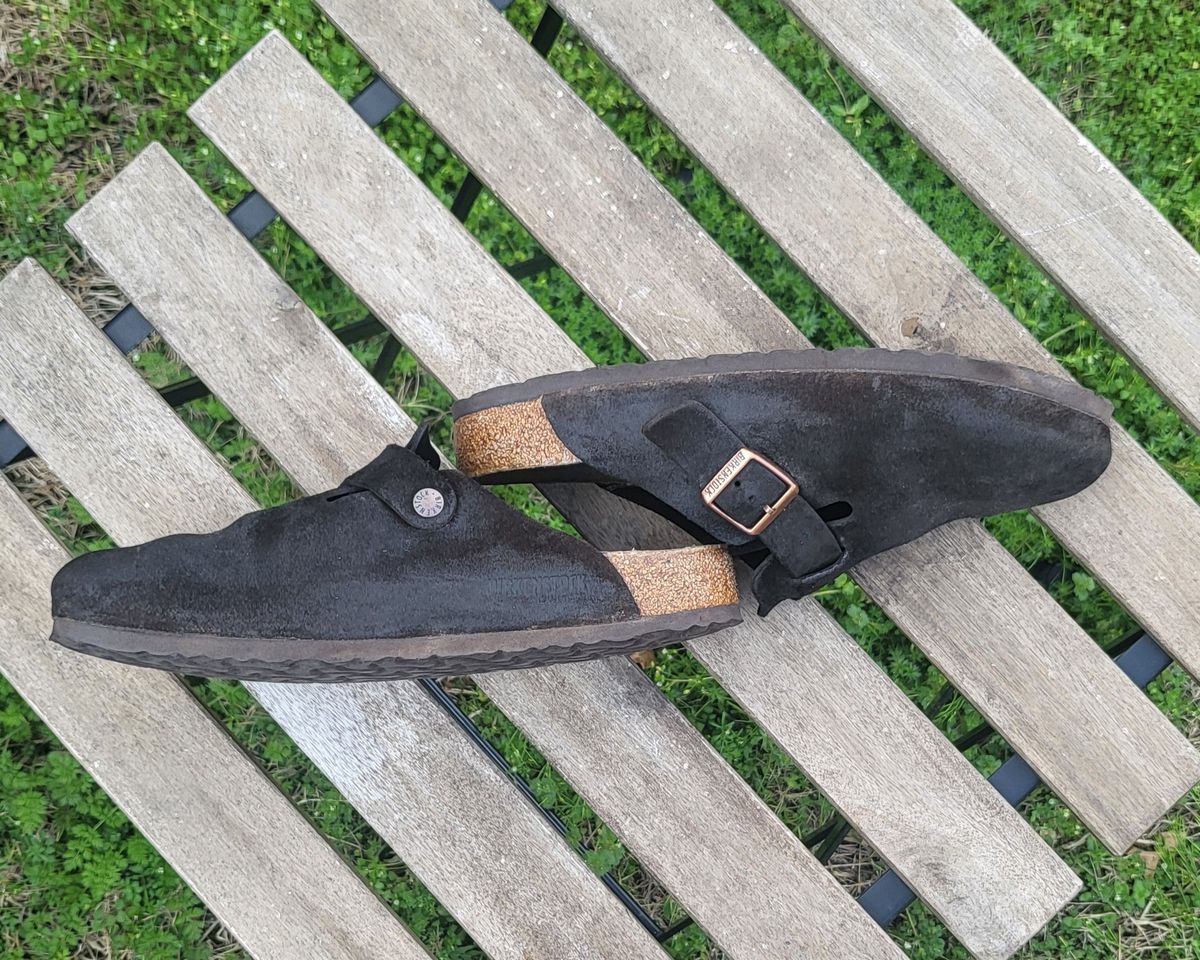 Photo by vestedmember on March 4, 2024 of the Birkenstock Boston in Mocha Suede.