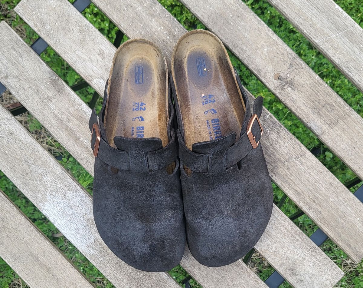 Photo by vestedmember on March 4, 2024 of the Birkenstock Boston in Mocha Suede.