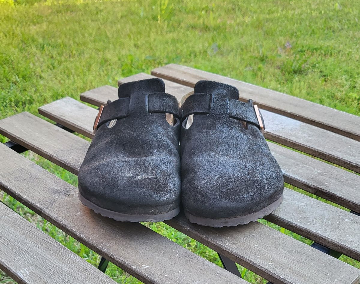 Photo by vestedmember on April 5, 2024 of the Birkenstock Boston in Mocha Suede.