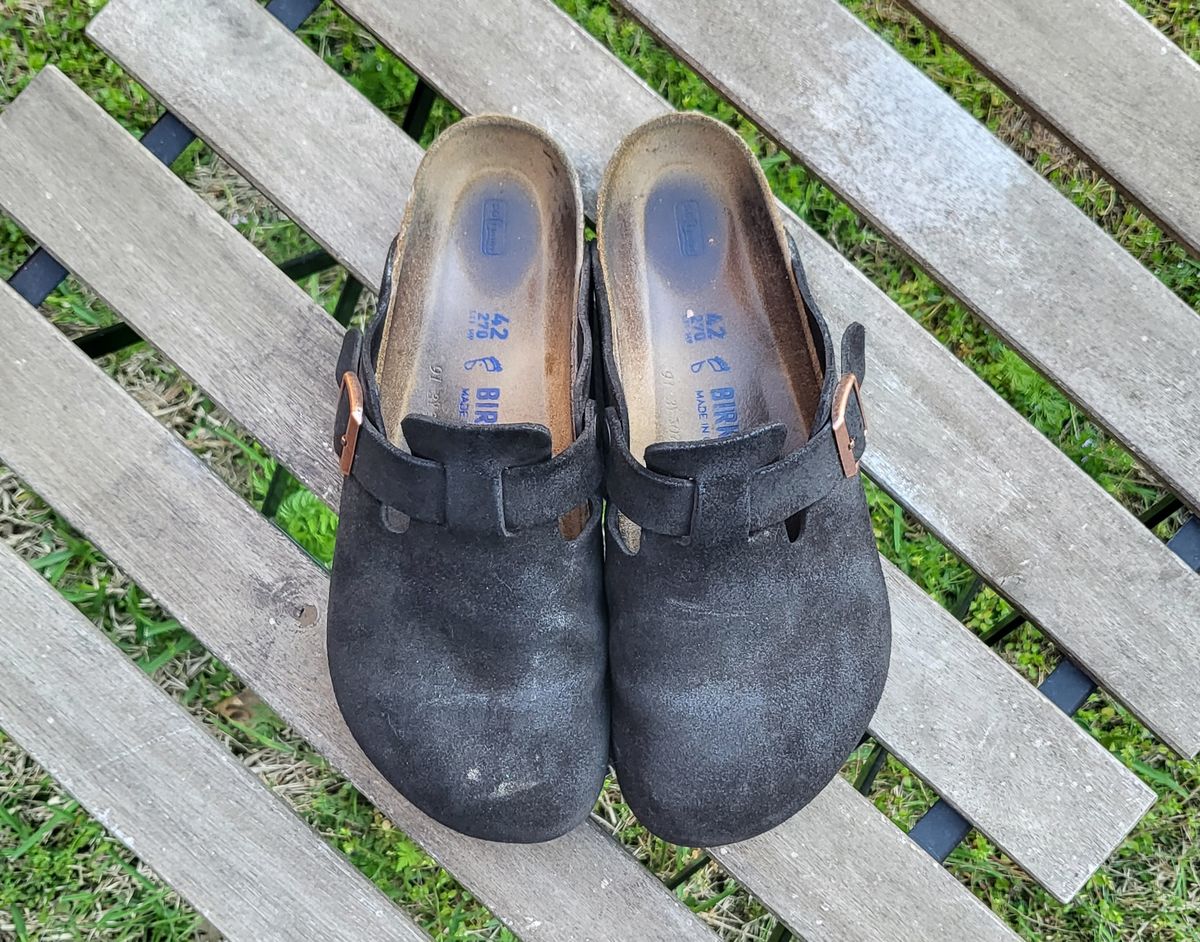 Photo by vestedmember on April 5, 2024 of the Birkenstock Boston in Mocha Suede.
