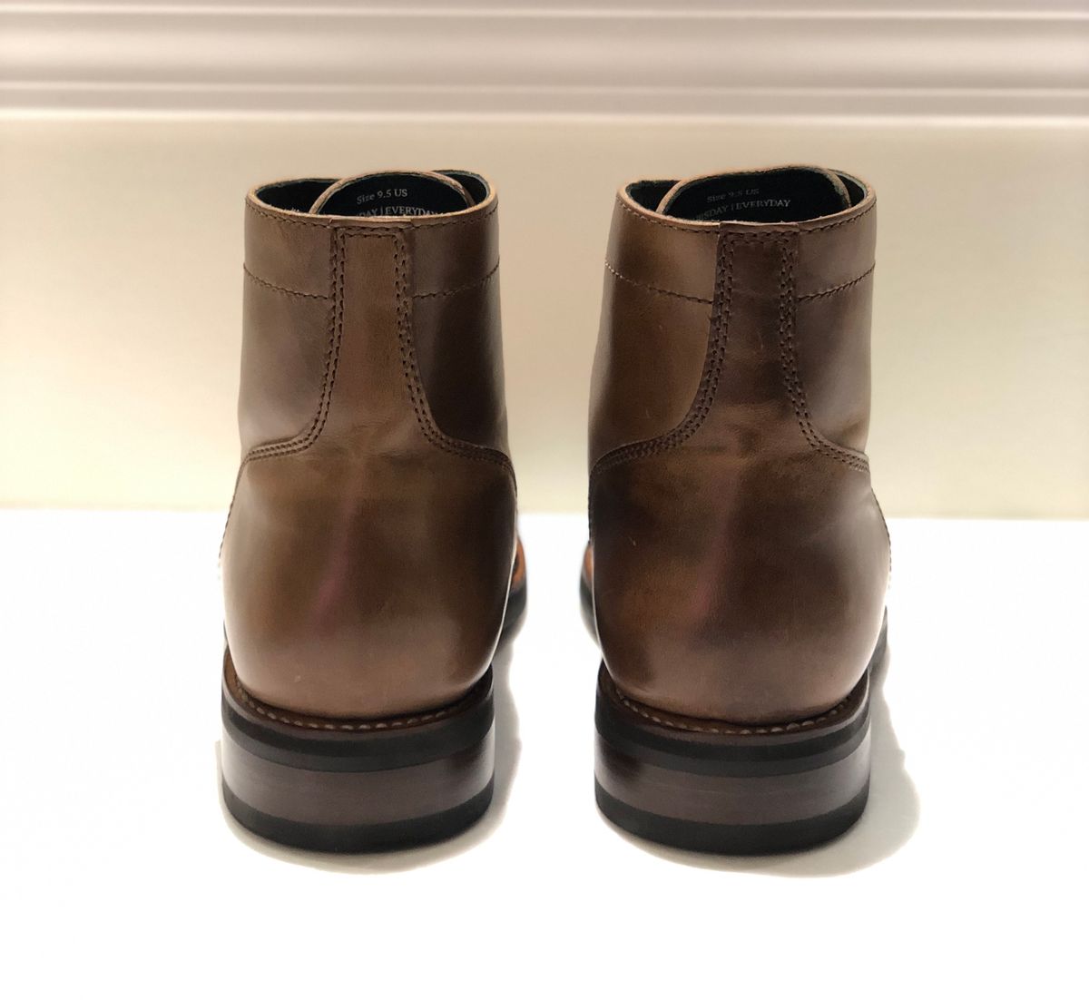 Photo by jakefrank on October 1, 2023 of the Thursday Captain in Horween Natural Chromexcel.