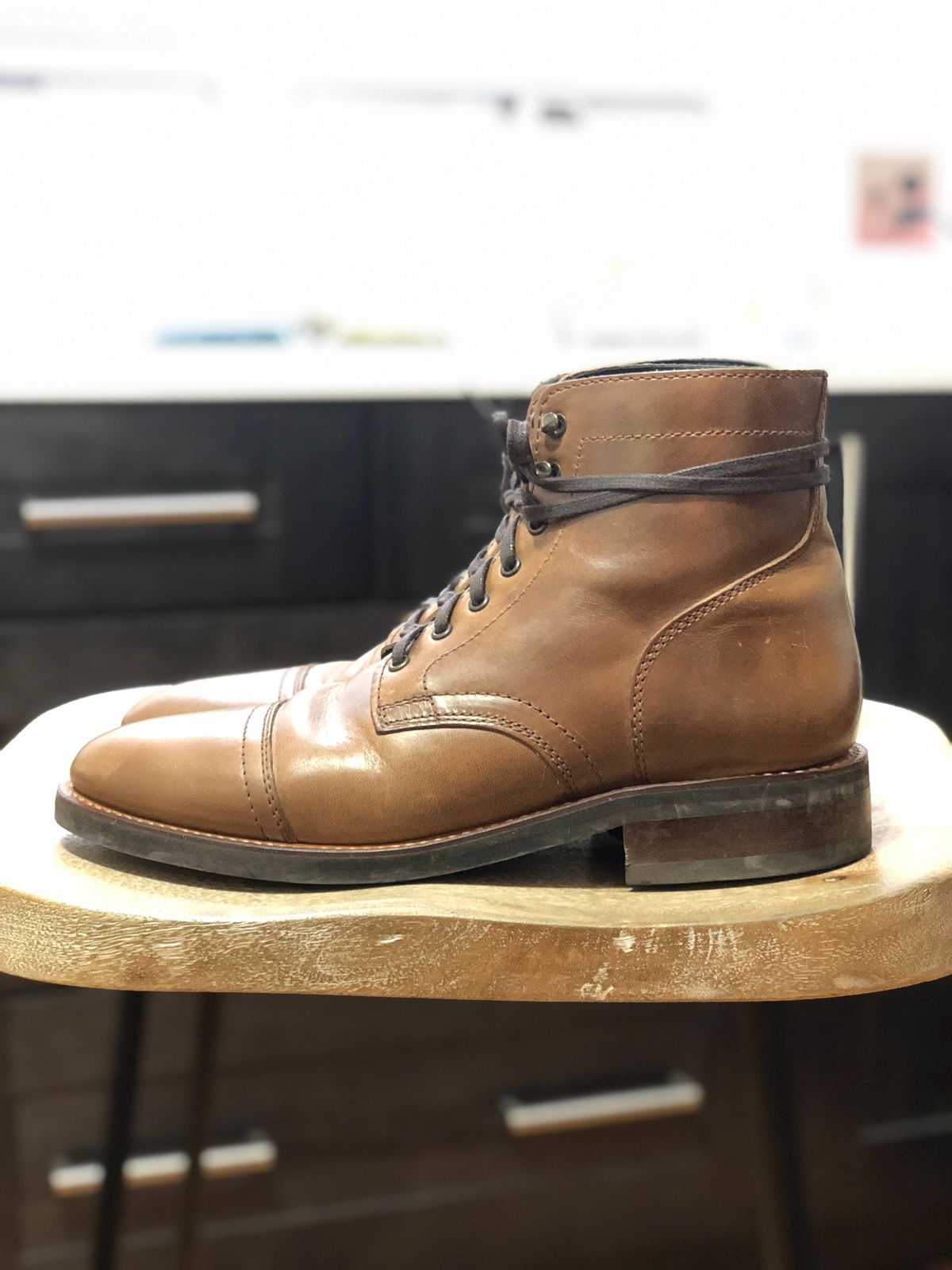 Photo by jakefrank on November 5, 2023 of the Thursday Captain in Horween Natural Chromexcel.