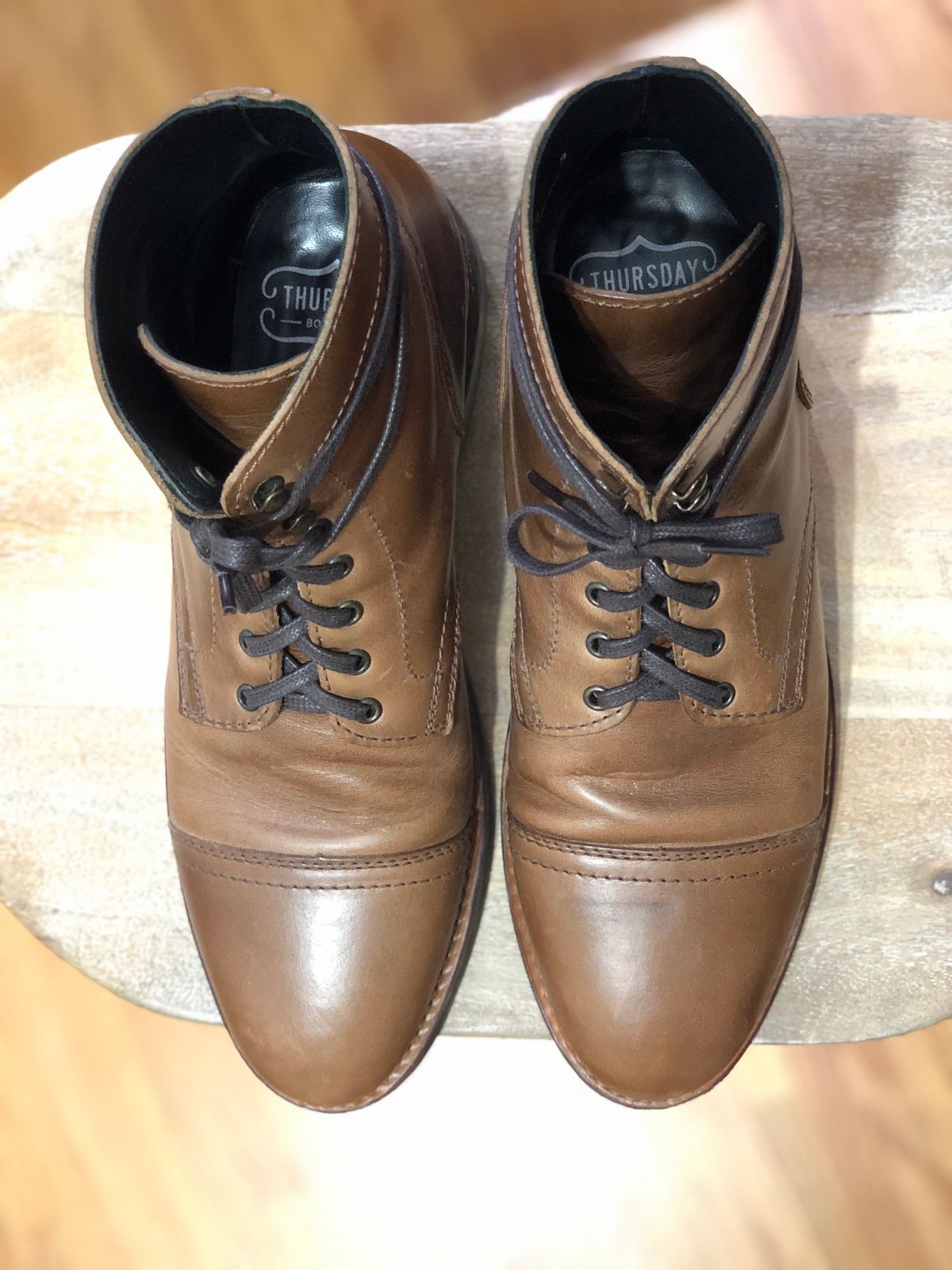 Photo by jakefrank on November 5, 2023 of the Thursday Captain in Horween Natural Chromexcel.