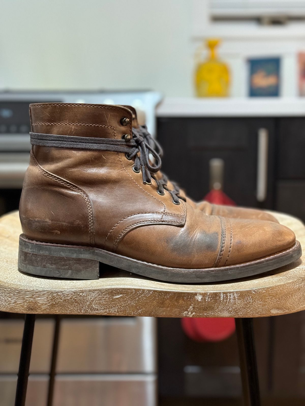 Photo by jakefrank on January 6, 2024 of the Thursday Captain in Horween Natural Chromexcel.