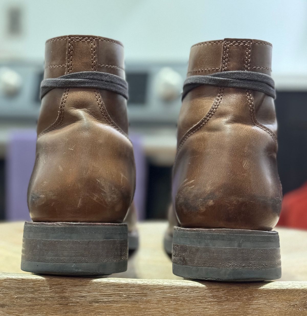 Photo by jakefrank on February 6, 2024 of the Thursday Captain in Horween Natural Chromexcel.