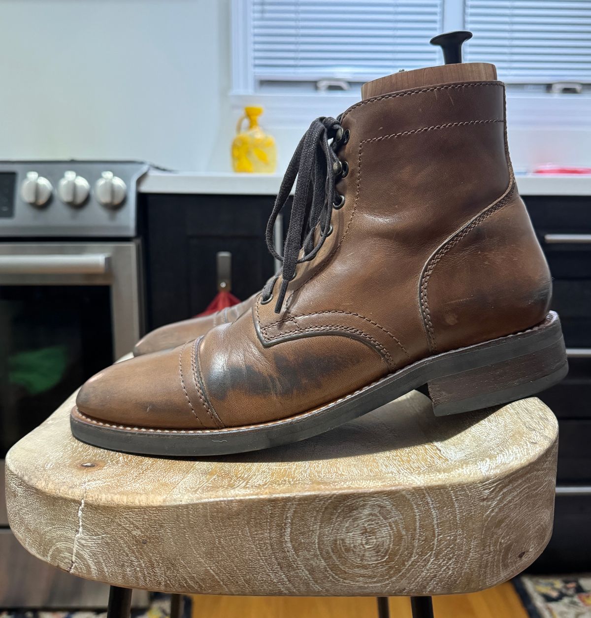 Photo by jakefrank on April 6, 2024 of the Thursday Captain in Horween Natural Chromexcel.