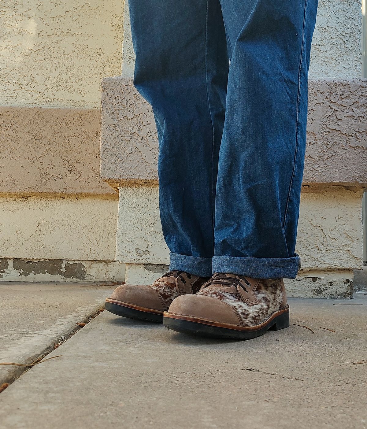 Photo by prospect_joe on July 7, 2024 of the Jim Green Numzaan in Nguni Hair-on-hide & Fawn Roughout.