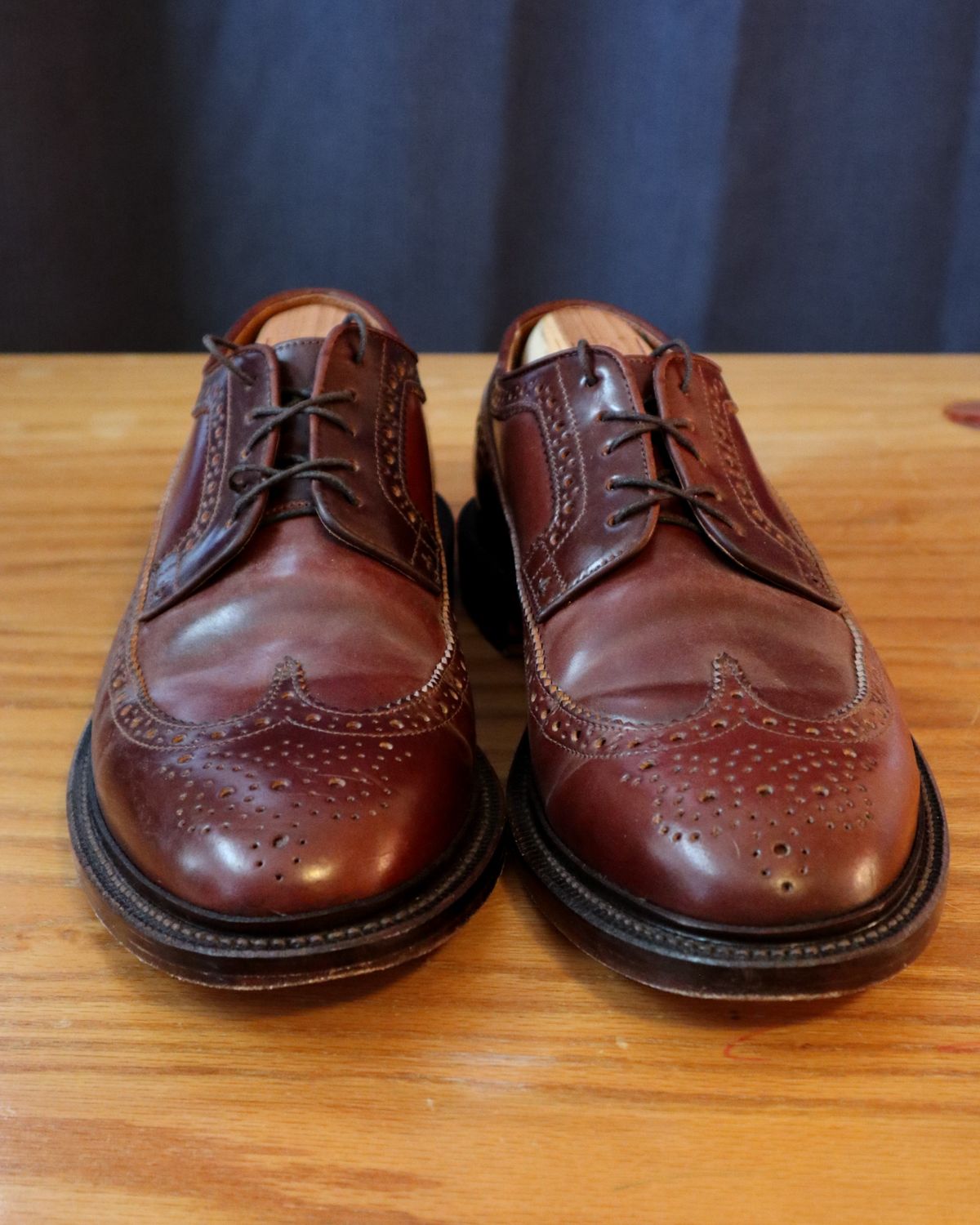 Photo by prospect_joe on September 28, 2023 of the Grant Stone Longwing in Horween Garnet Shell Cordovan.