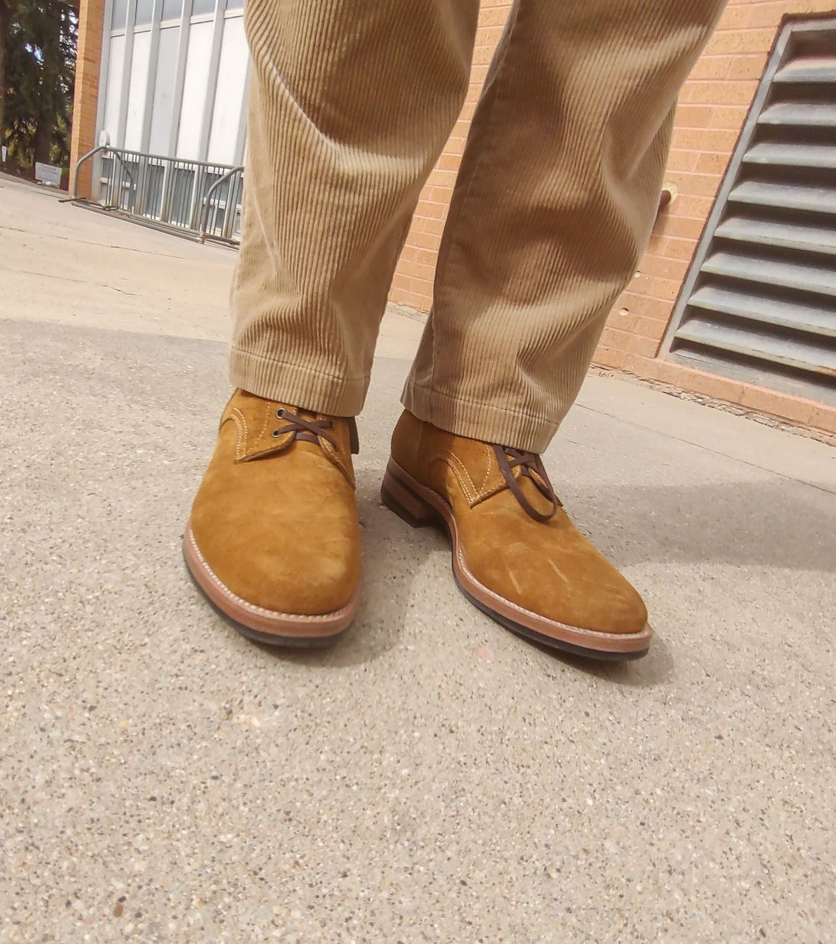 Photo by prospect_joe on October 20, 2024 of the Kiattoko Handmade Boondockers in Horween Wheat Chamois Roughout.