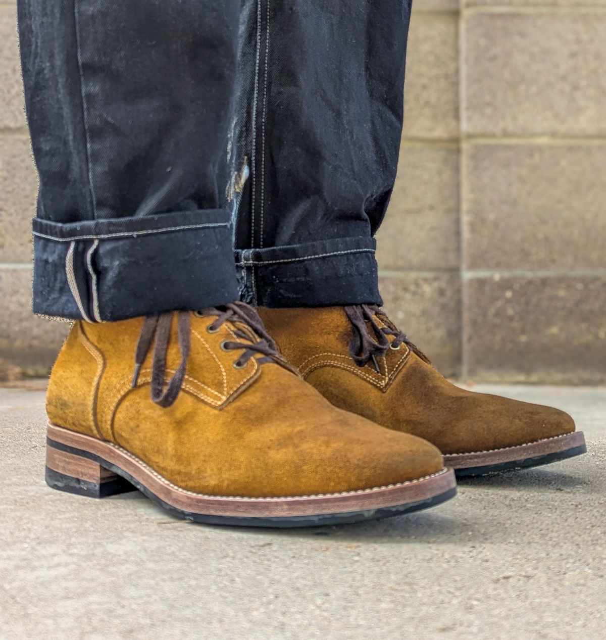 Photo by prospect_joe on March 11, 2025 of the Kiattoko Handmade Boondockers in Horween Wheat Chamois Roughout.