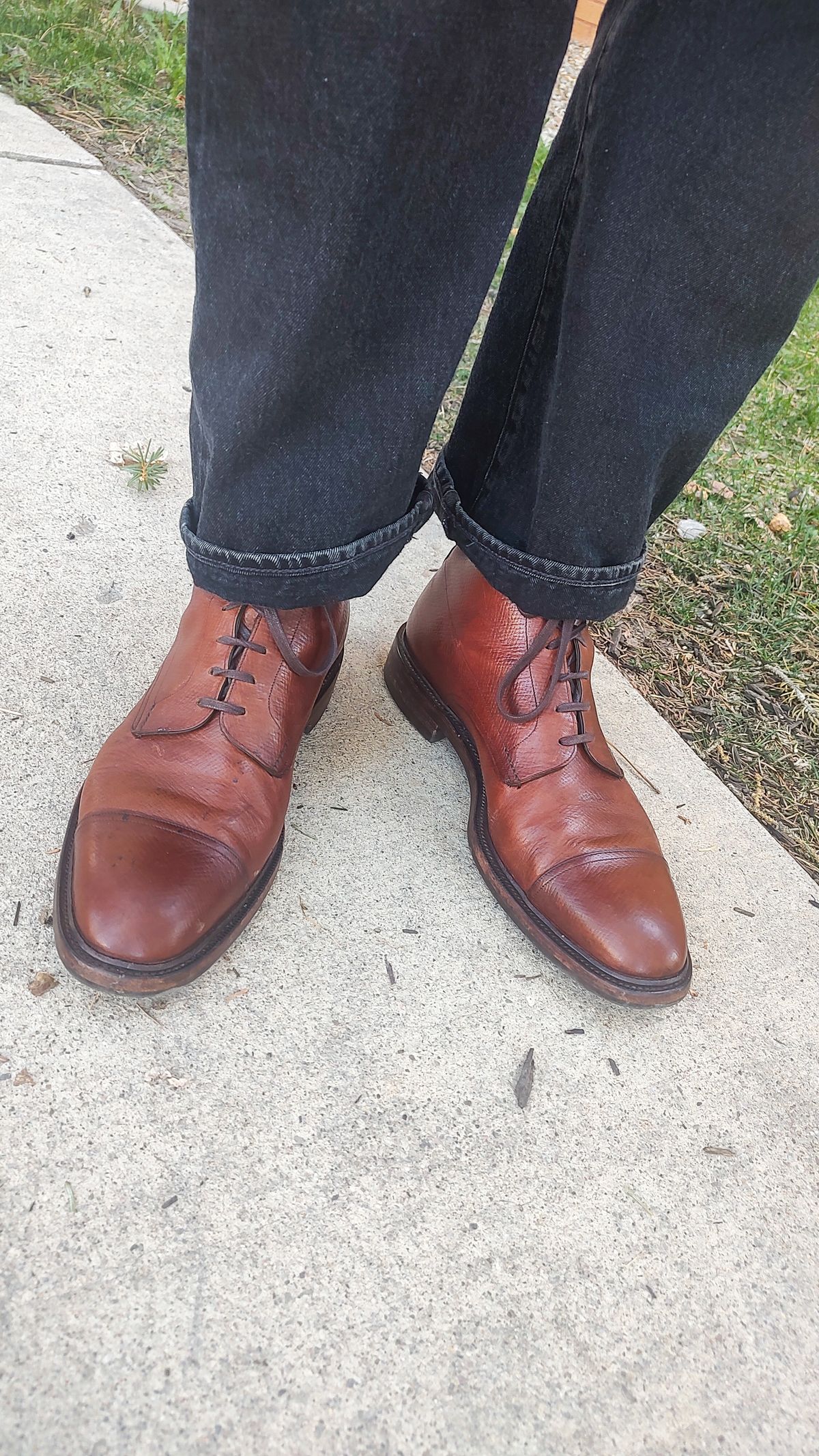 Photo by prospect_joe on April 12, 2024 of the Gaziano & Girling X Alfred Dunhill Alfred in Tanneries Haas Burgandy Leather.