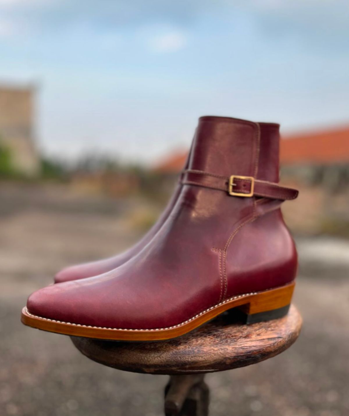 Photo by prospect_joe on July 27, 2025 of the Kiatokko Handmade Jodhpur in Wickett & Craig Burgundy Milled Traditional Harness.